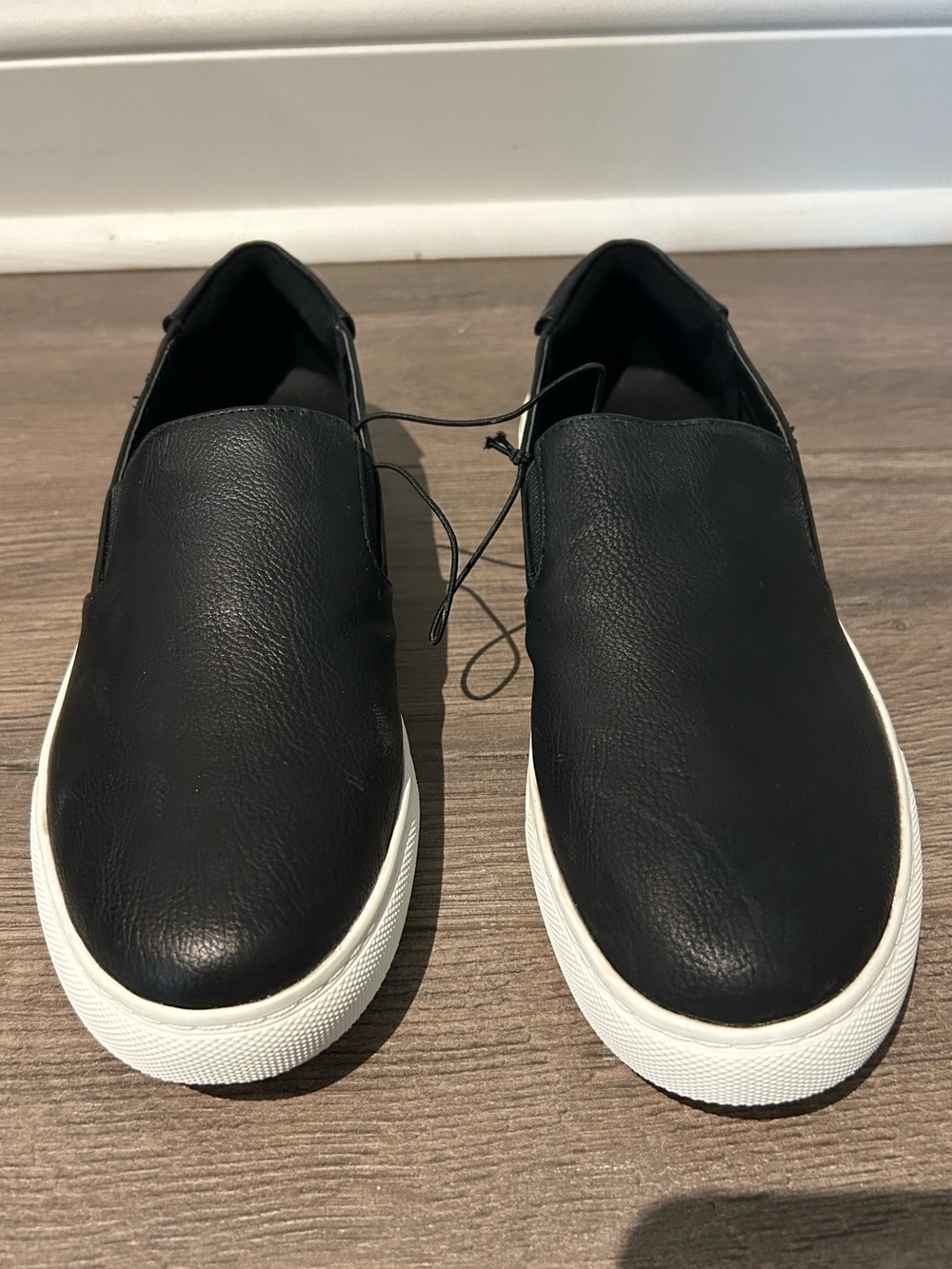 Kenneth Cole Reaction Black & White Slip-On Sneakers